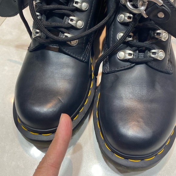 DR MARTENS 1460 PASCAL CHAIN LACE UP BOOTS Style #: R27266001 woman size 7⭐️⭐️ - Picture 12 of 17